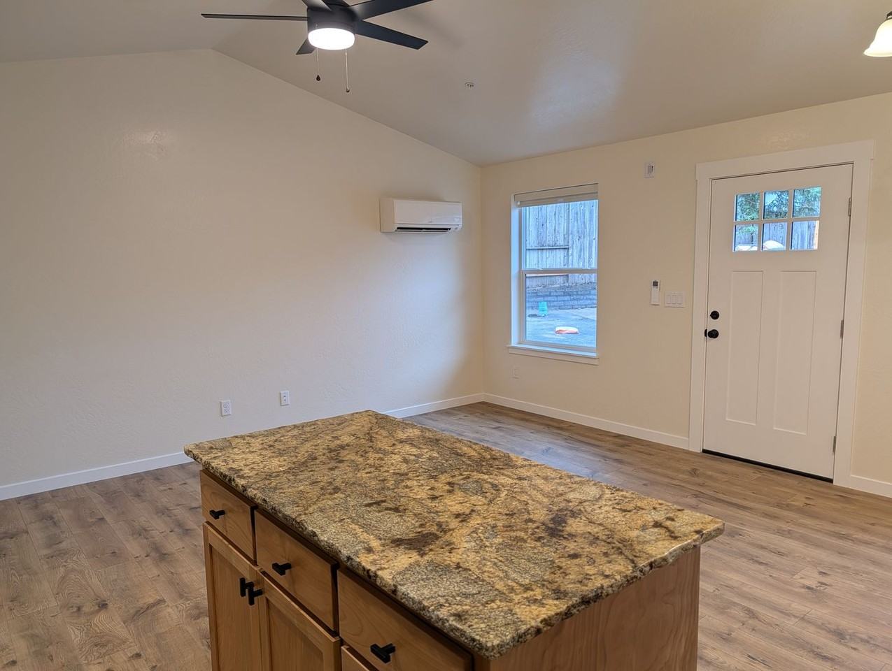 530 G St #2 - Photo 5 of 14