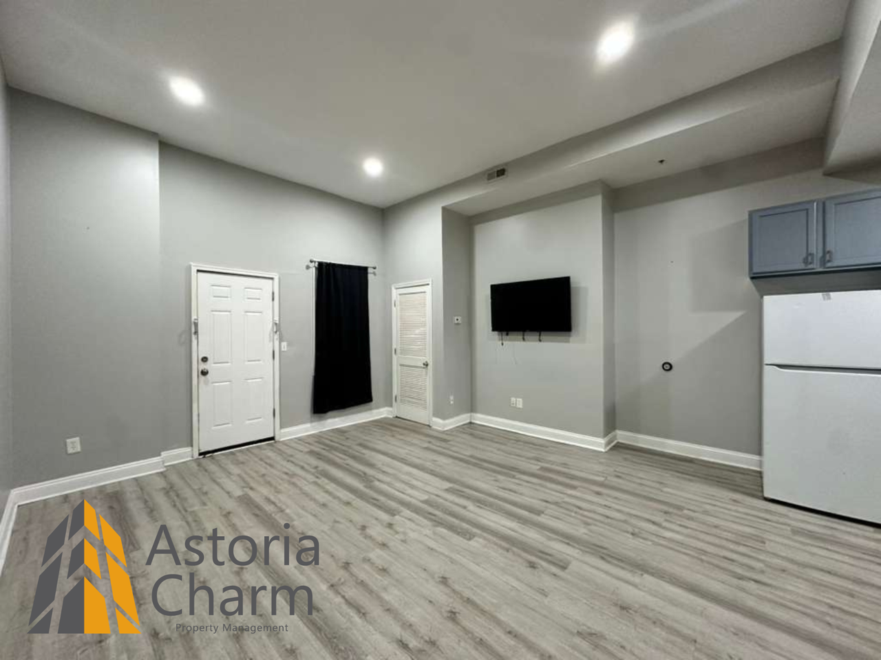 1918 North Charles Street - Photo 5 of 20