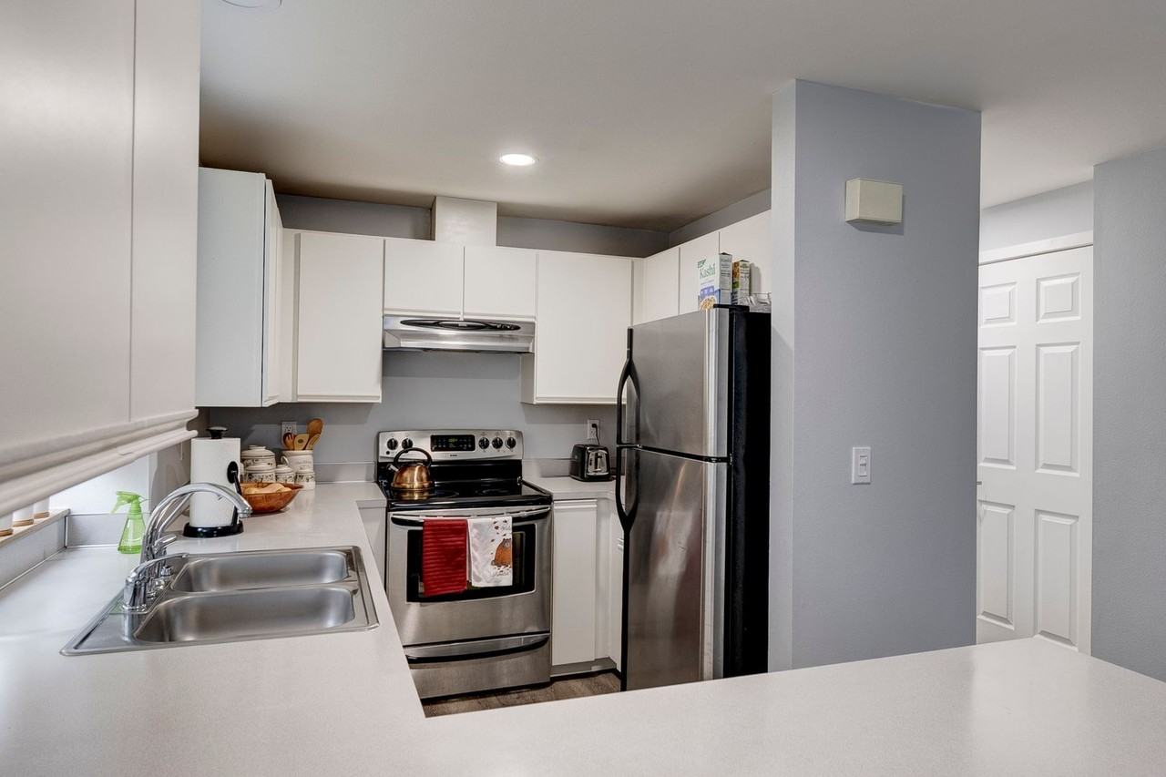 651 Ne Ellis Way Apt D202 - Photo 2 of 24