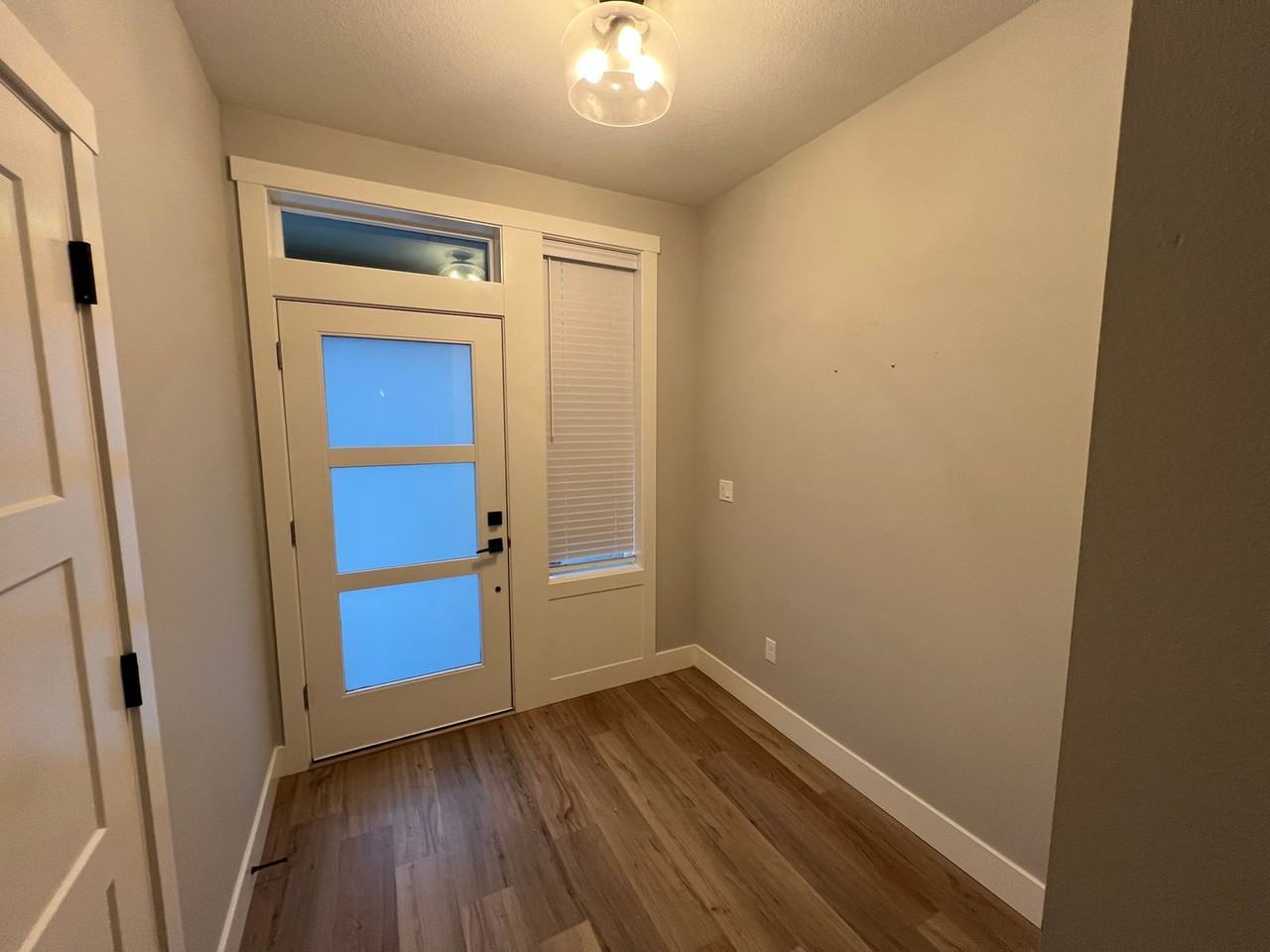 11918 Ne 108th St - Photo 2 of 22