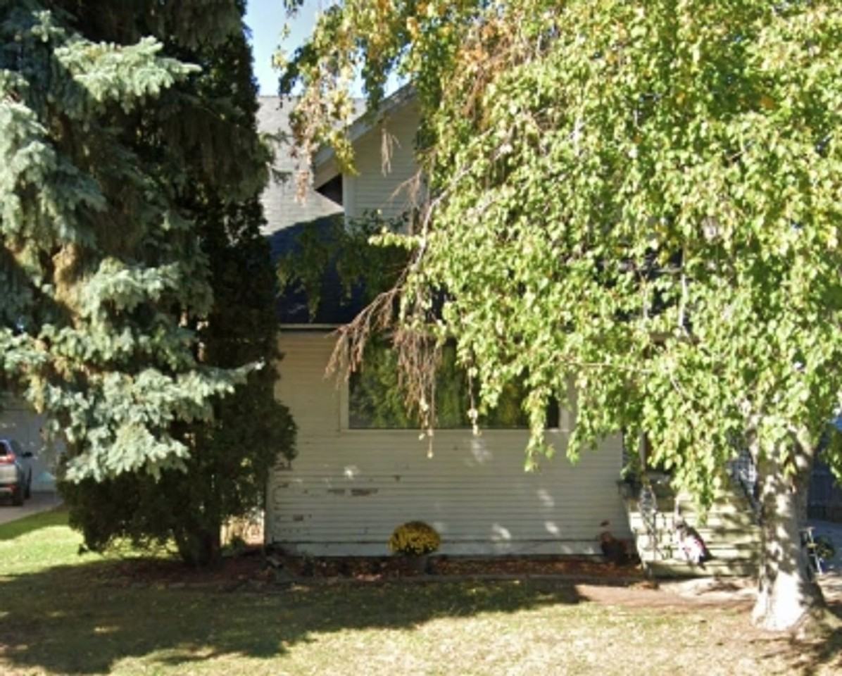 1251 Walnut St - Photo 3 of 20