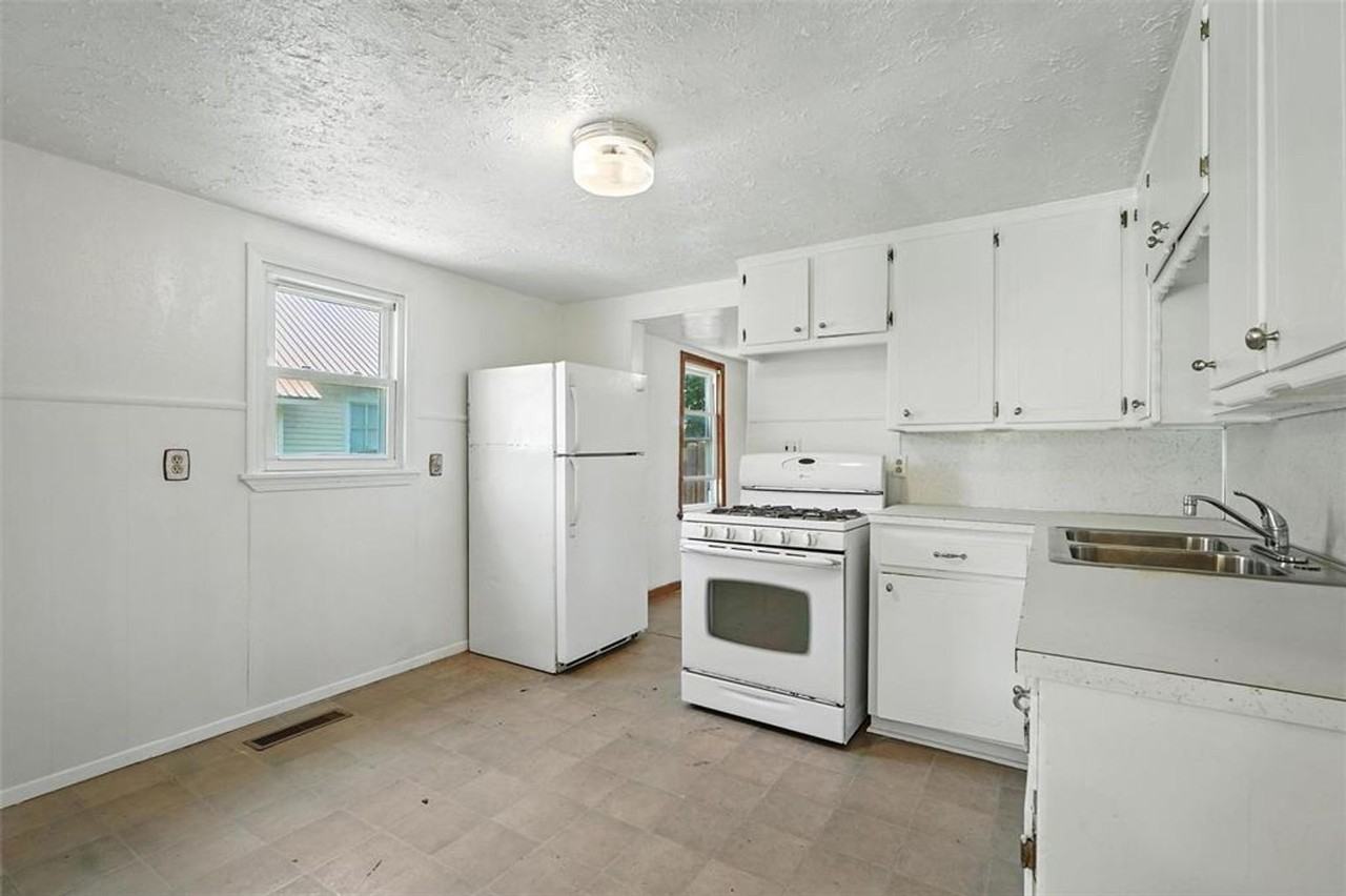 228 North Donald Avenue - Photo 5 of 23