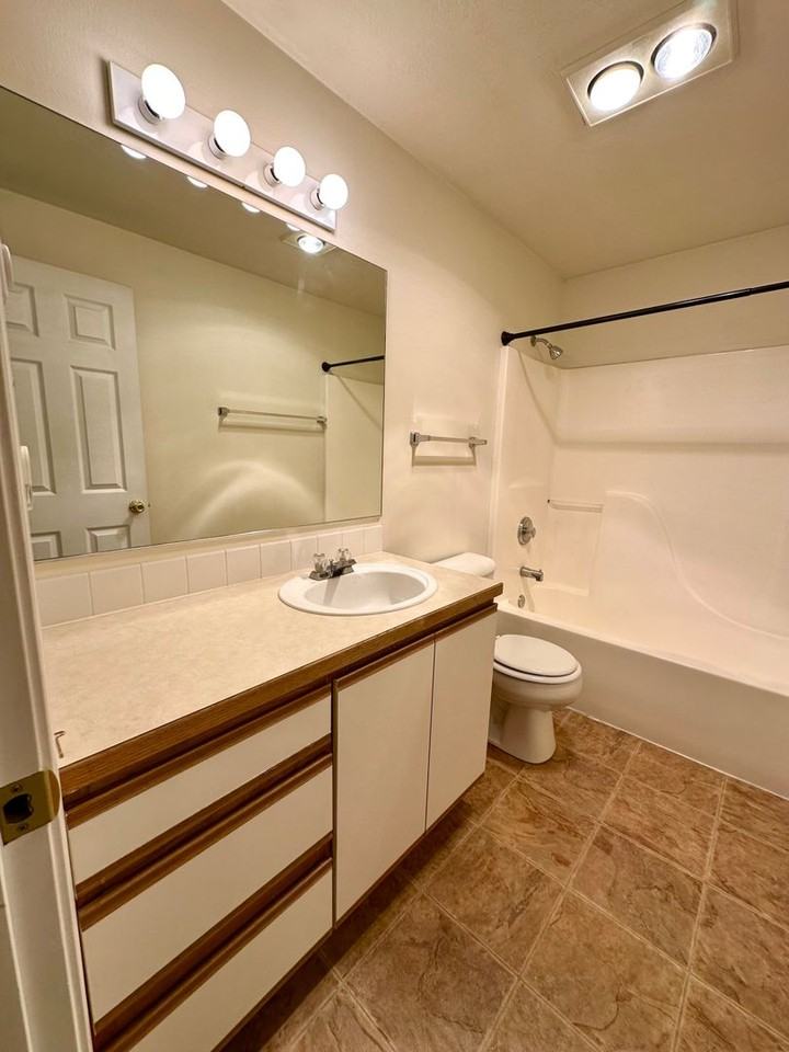 611 Ne Larch Ave - Photo 7 of 21