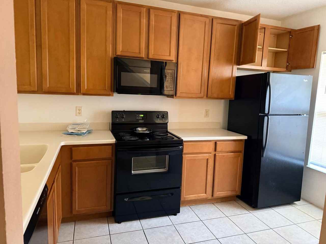 807 Chelsea Dr - Photo 4 of 16