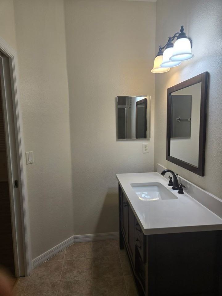 807 Chelsea Dr - Photo 5 of 16