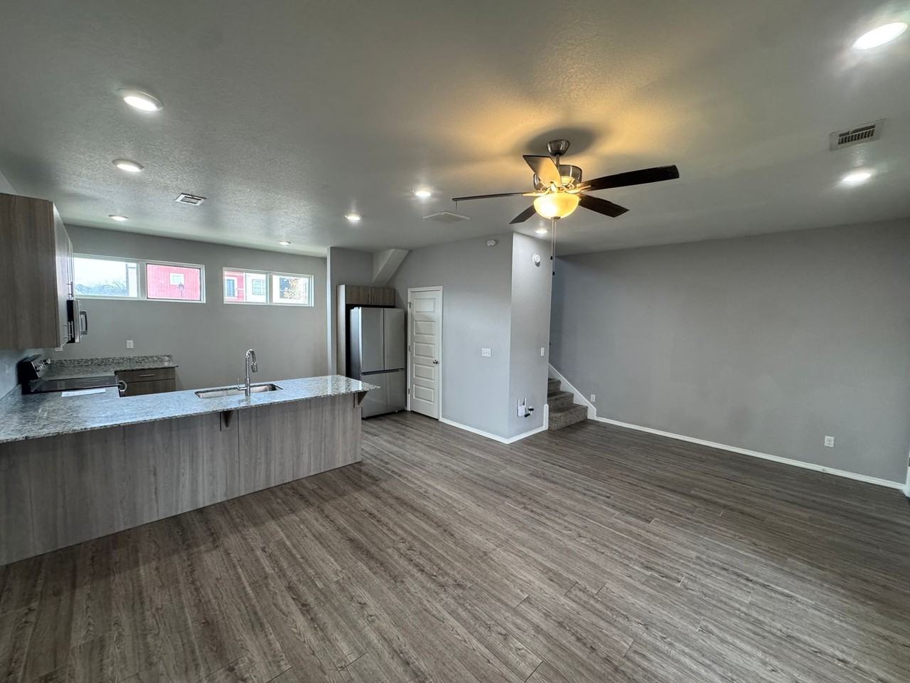 1666 S Razorback Rd - Photo 2 of 21
