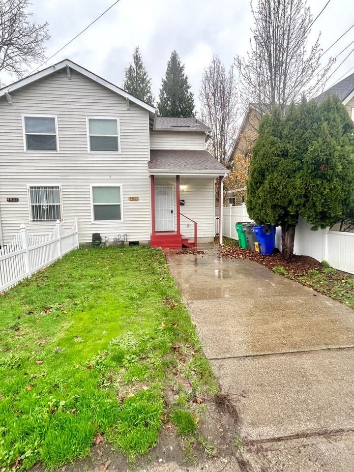 4827 Ne Killingsworth St - Photo 2 of 19