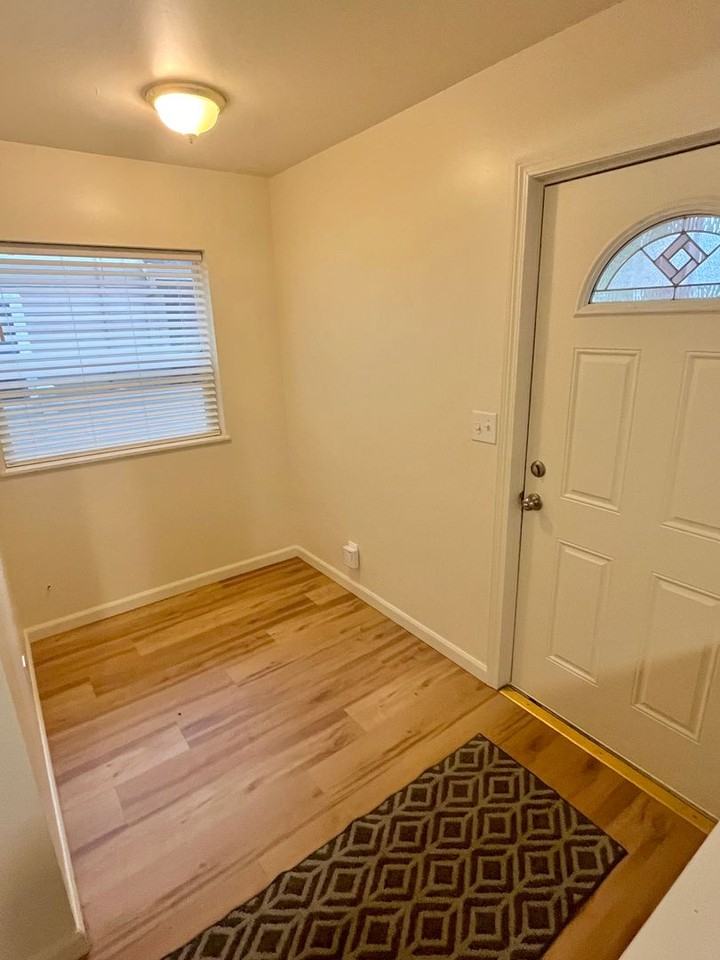 4827 Ne Killingsworth St - Photo 3 of 19