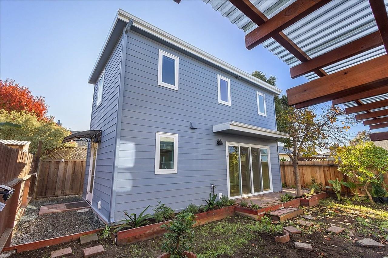 1012 Broadway - Photo 2 of 15