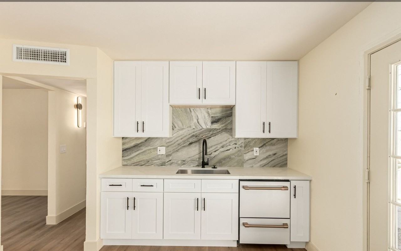 12613 N 29th Ave - Photo 3 of 12