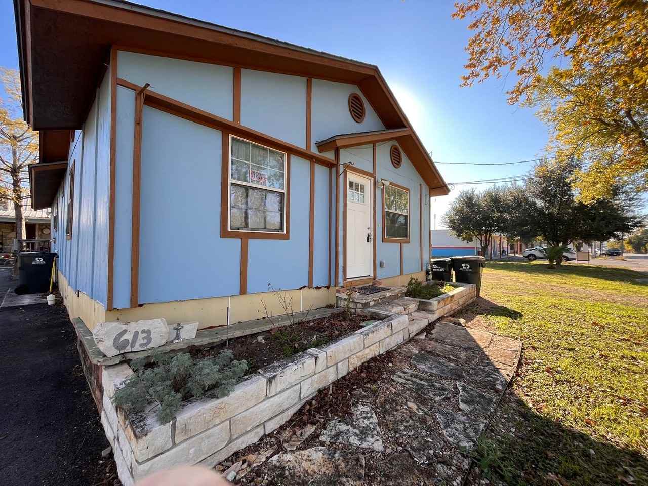 613 S Lbj Dr - Photo 2 of 15