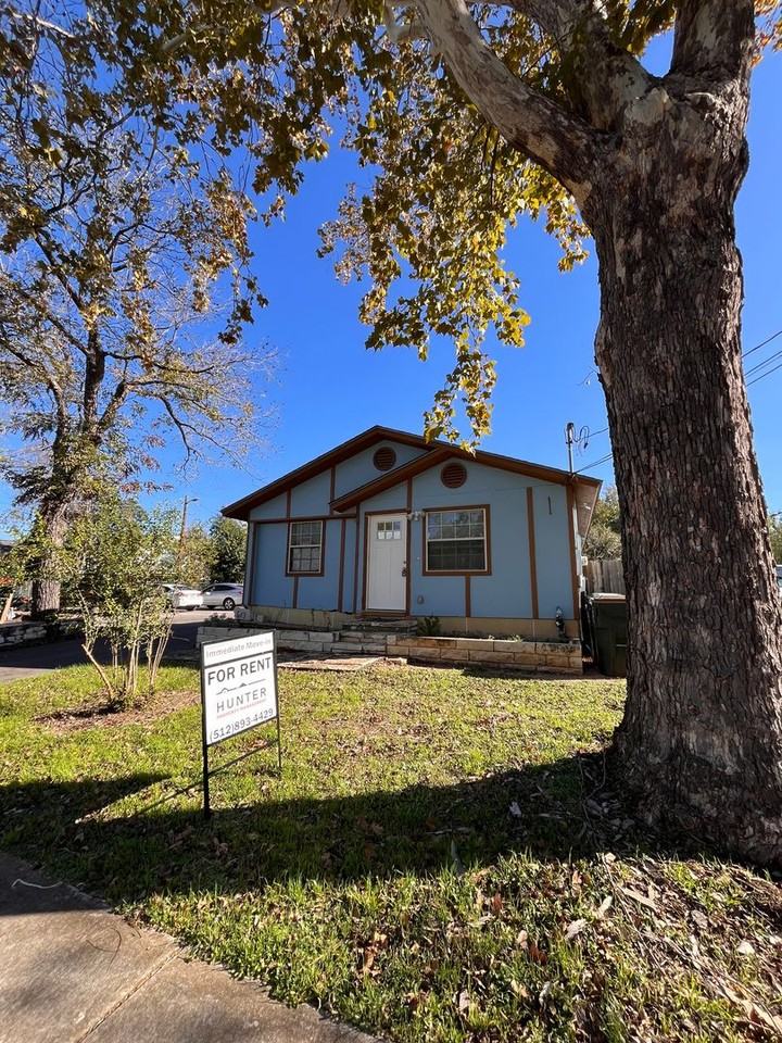 613 S Lbj Dr - Photo 3 of 15