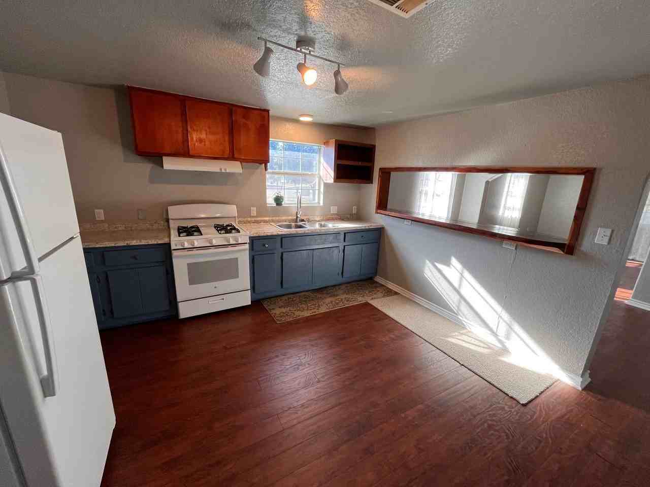 613 S Lbj Dr - Photo 6 of 15