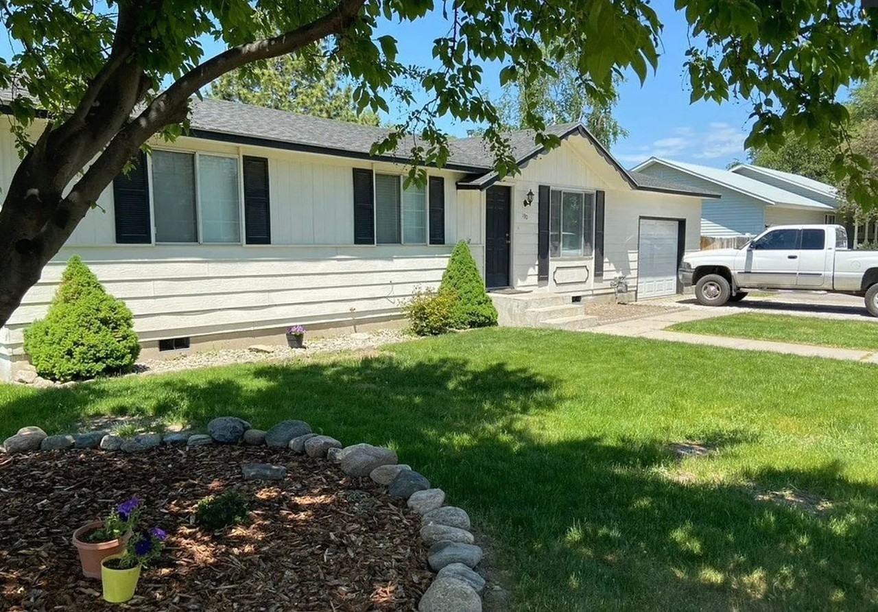 190 South Austin Avenue - Photo 2 of 17