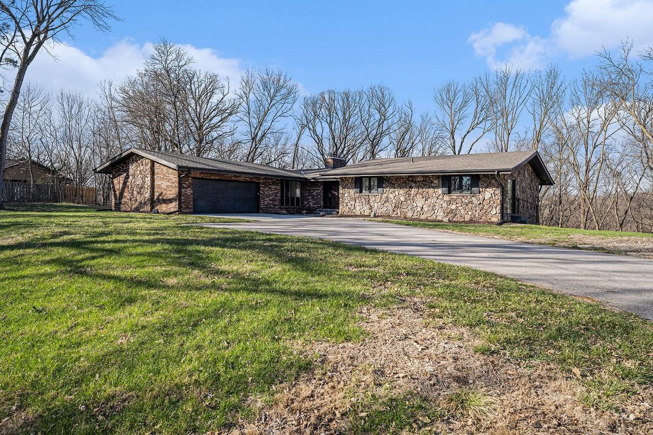 3935 Kristy Plaza - Photo 2 of 48