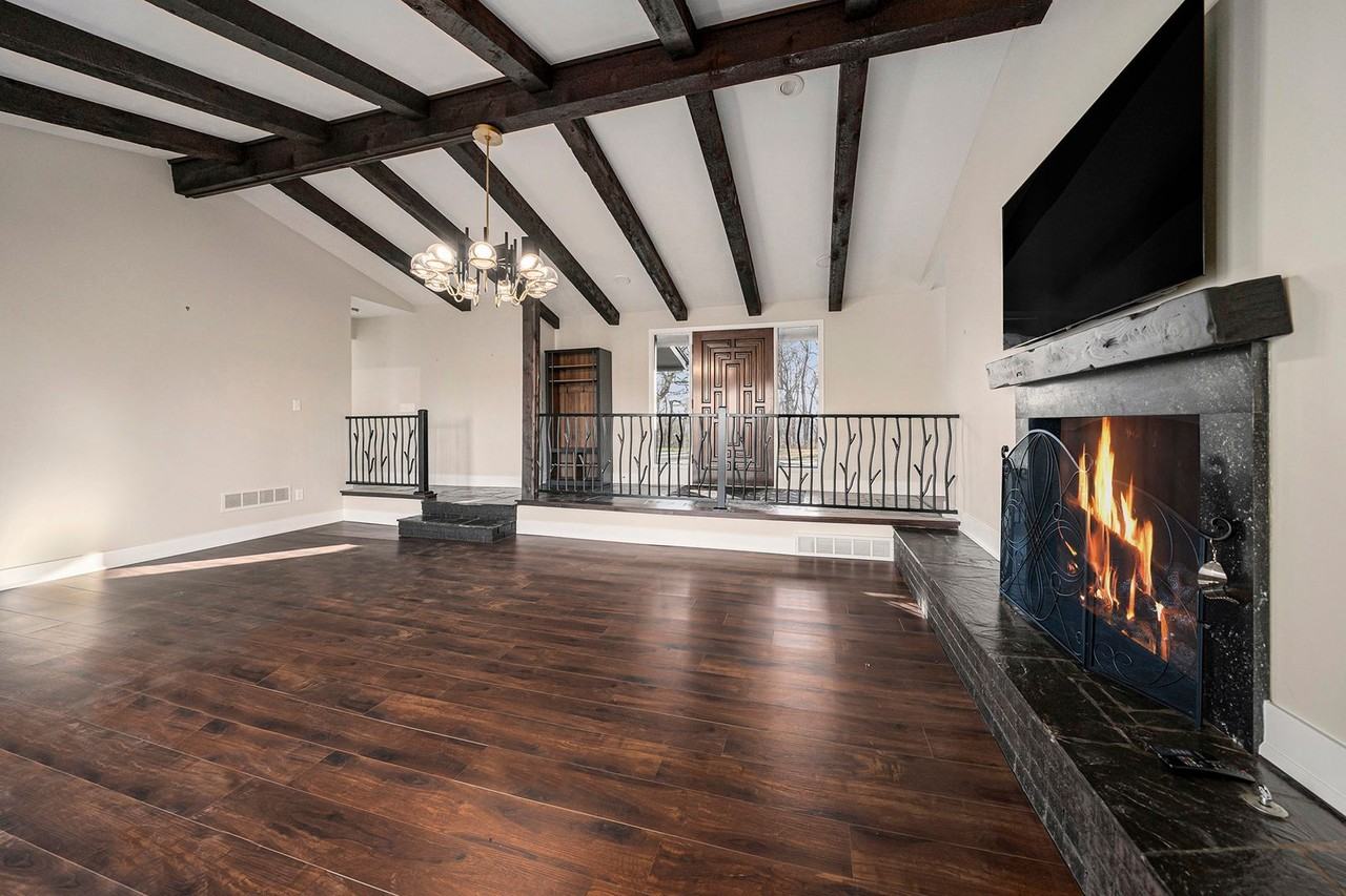 3935 Kristy Plaza - Photo 7 of 48