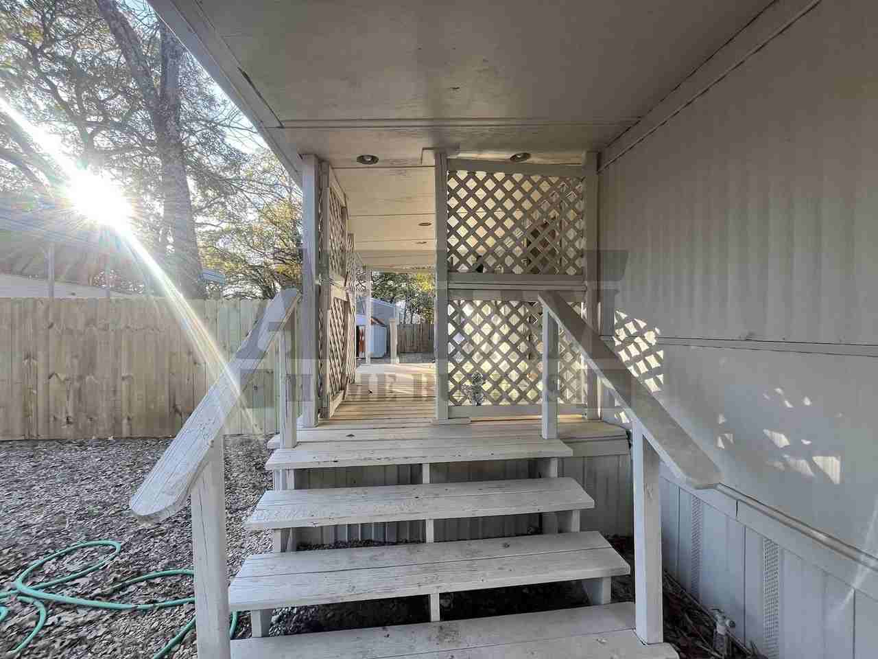135 Oxbow St - Photo 3 of 32
