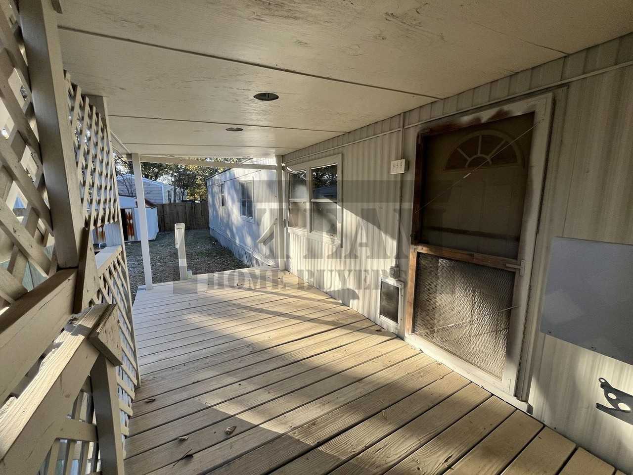 135 Oxbow St - Photo 4 of 32