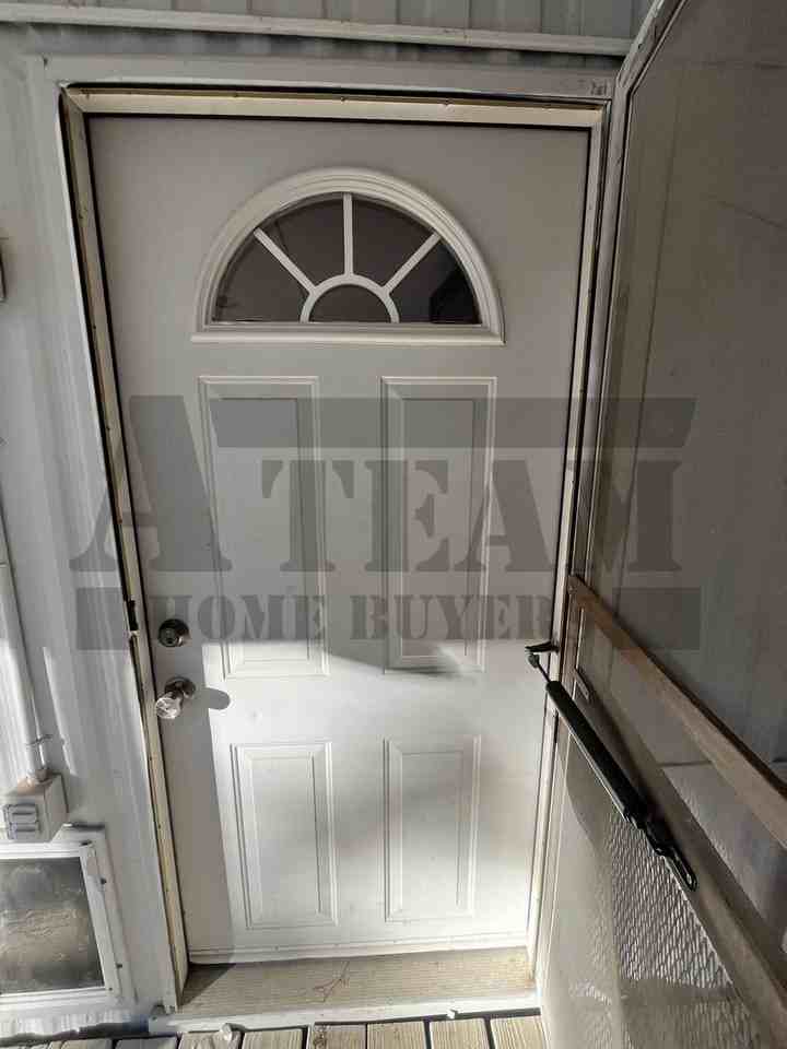 135 Oxbow St - Photo 5 of 32