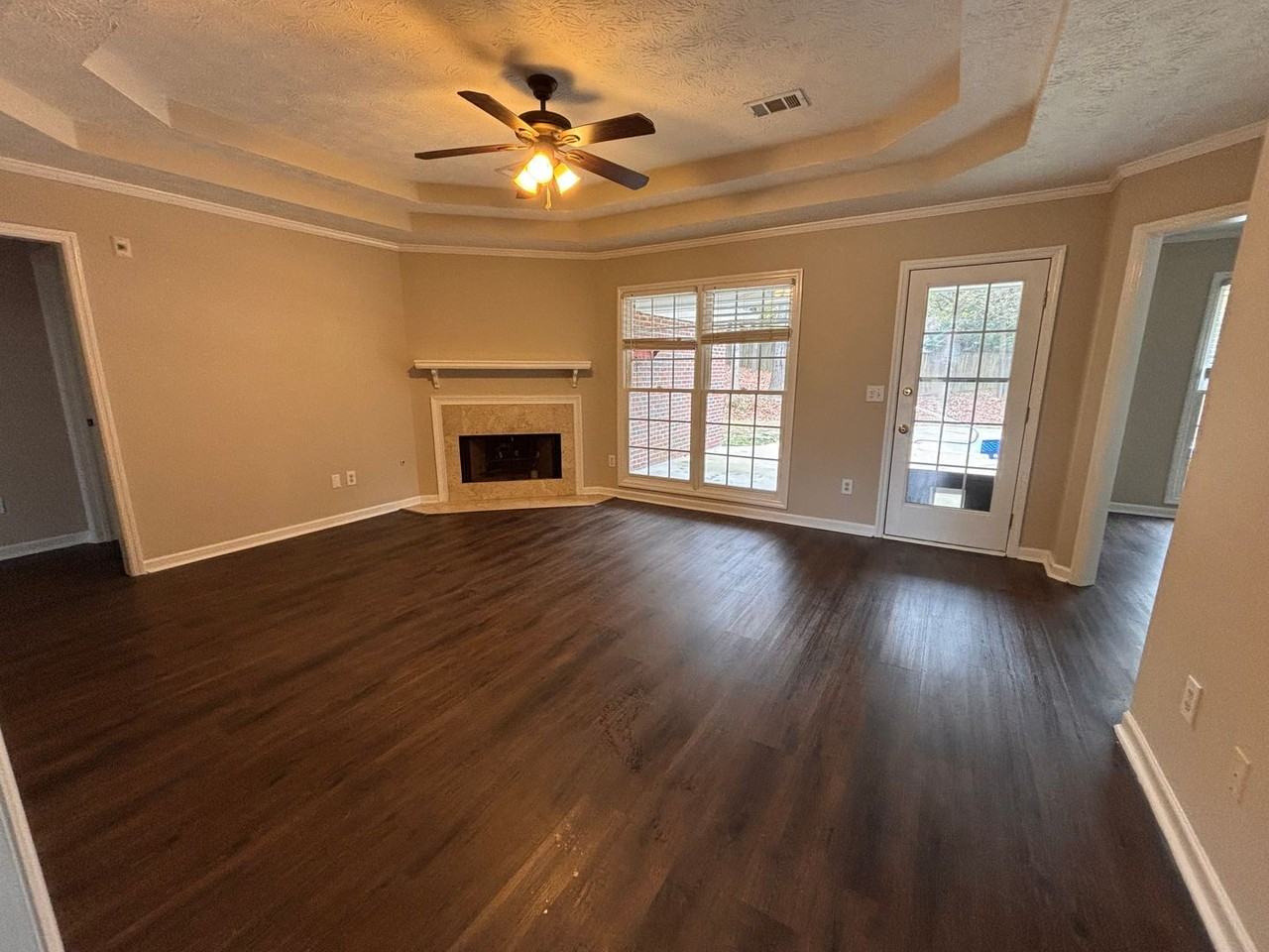 4425 Shamrock Gln - Photo 2 of 12