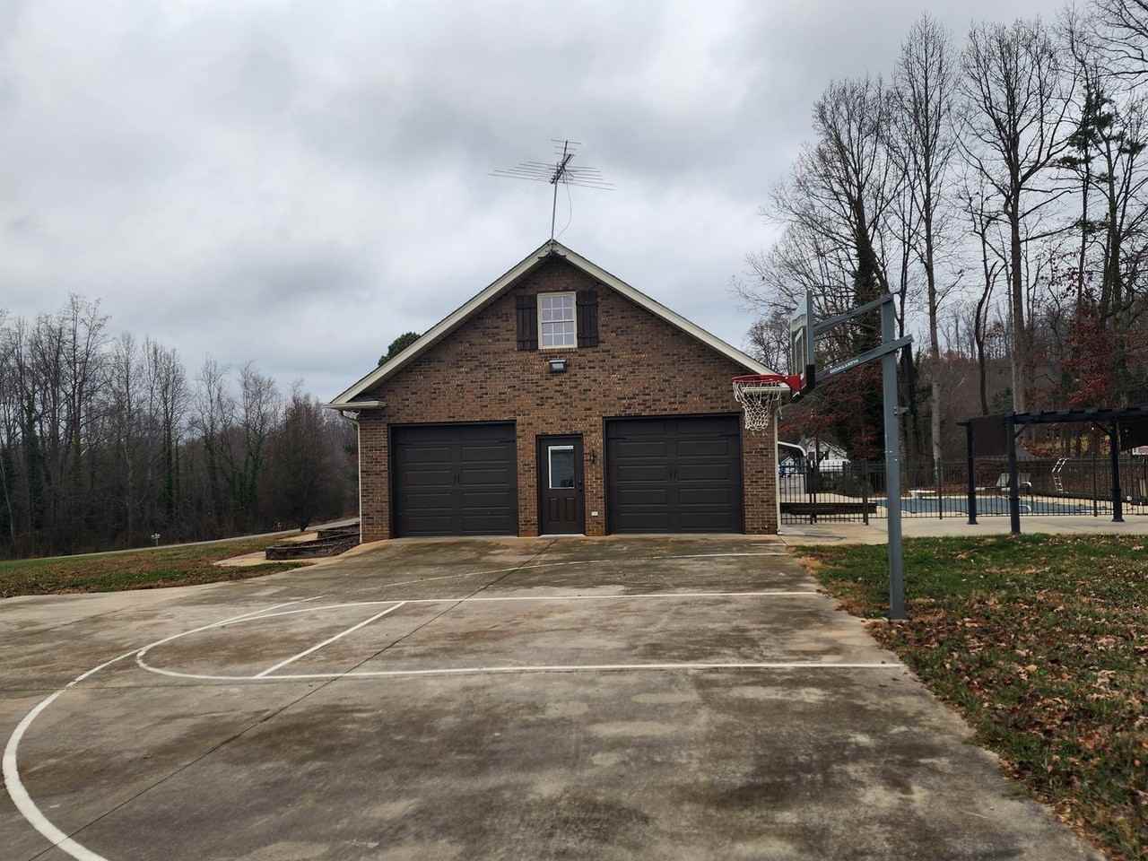 7816 Cheatham Ford Rd - Photo 4 of 35