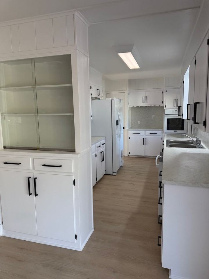 5600 Lakeview Drive - Photo 5 of 19