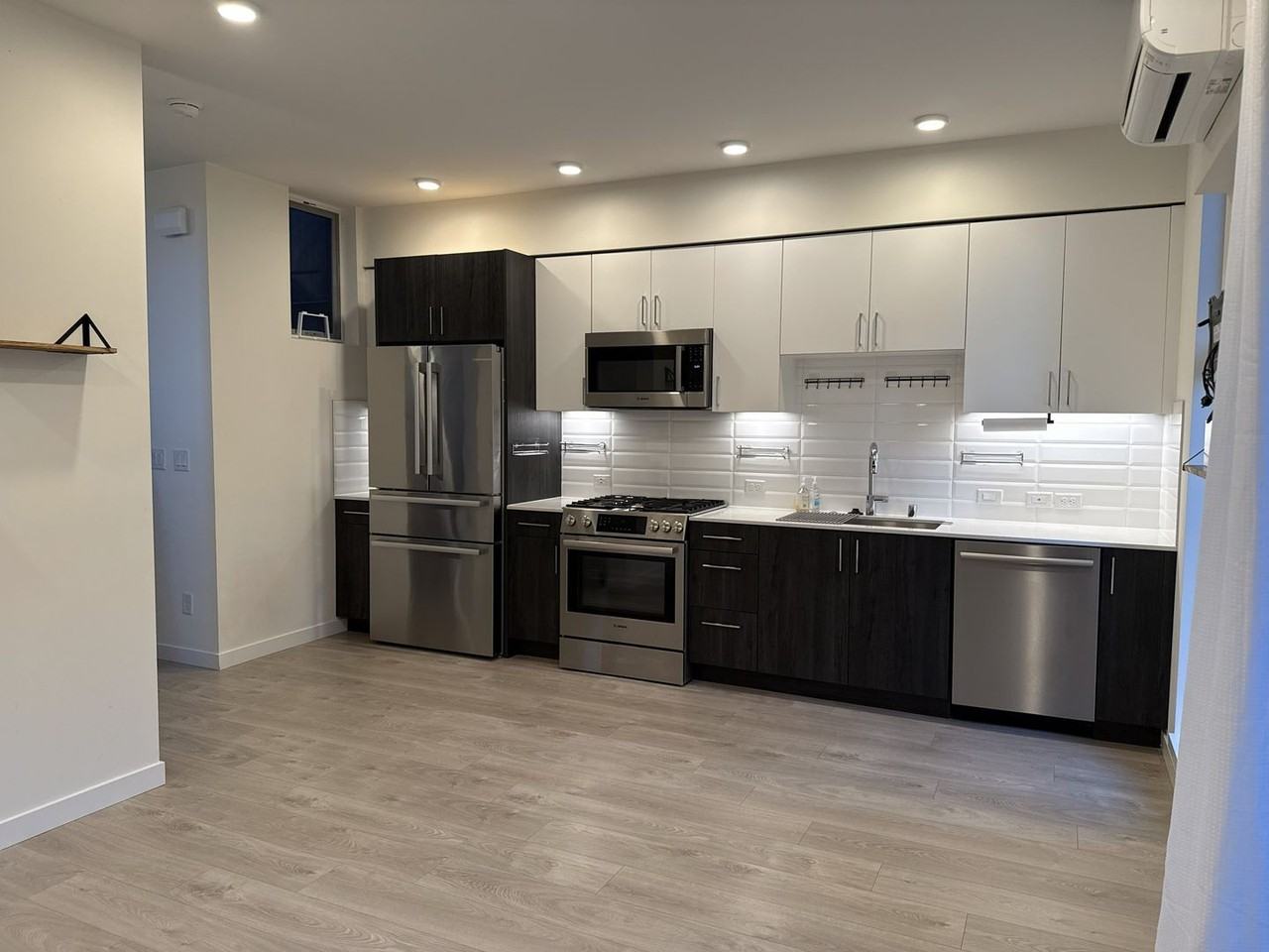 109 22nd Ave E - Photo 3 of 19