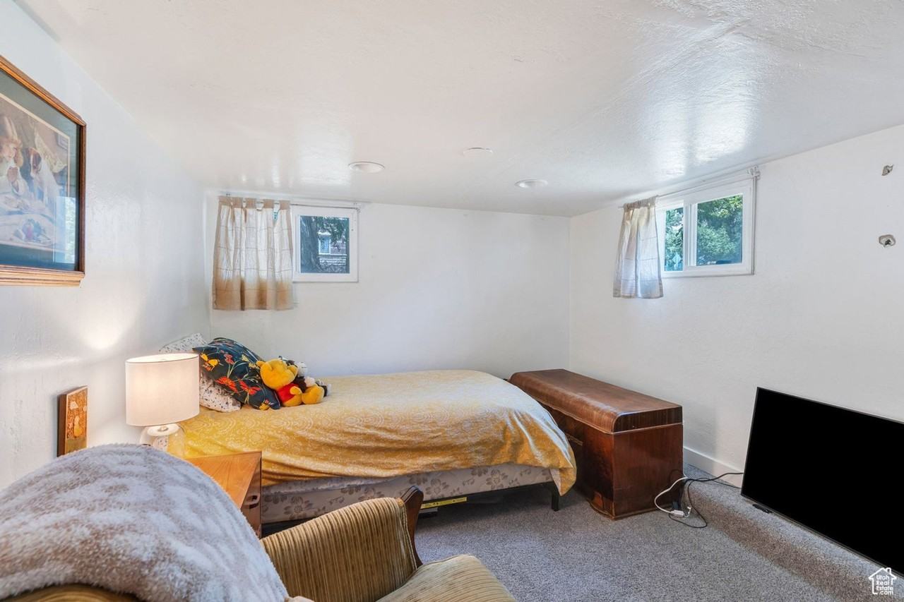 557 N 800 E - Photo 5 of 8