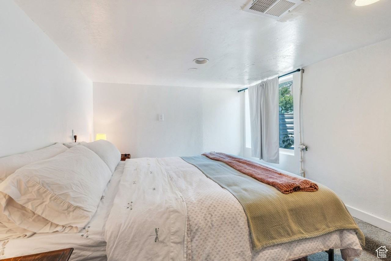 557 N 800 E - Photo 6 of 8