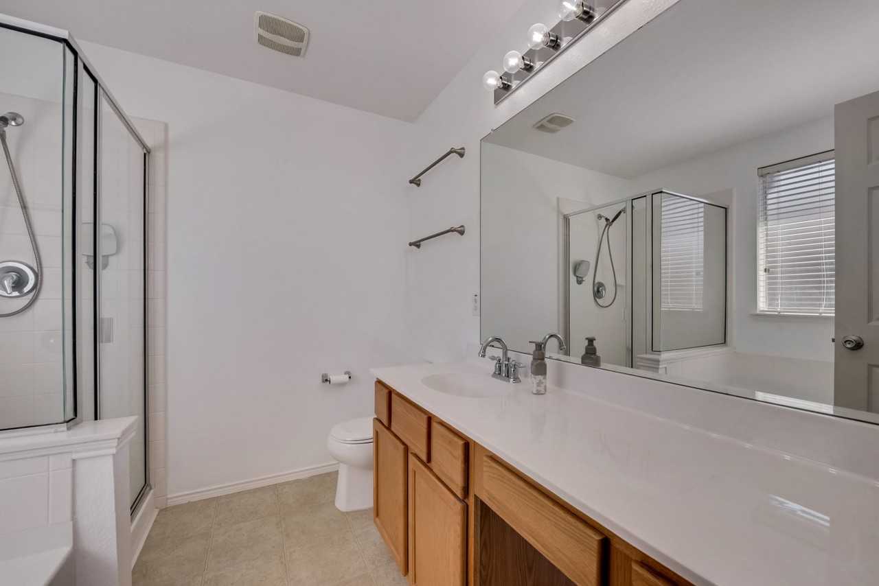 315 Red Oak Ct - Photo 2 of 18
