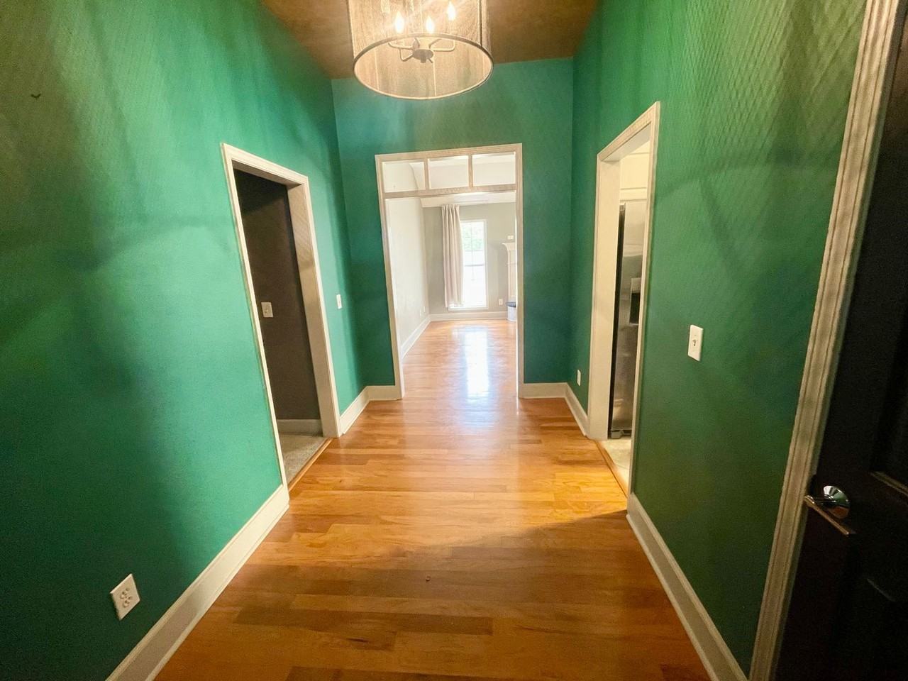 104 Saddle Cove - Photo 2 of 16