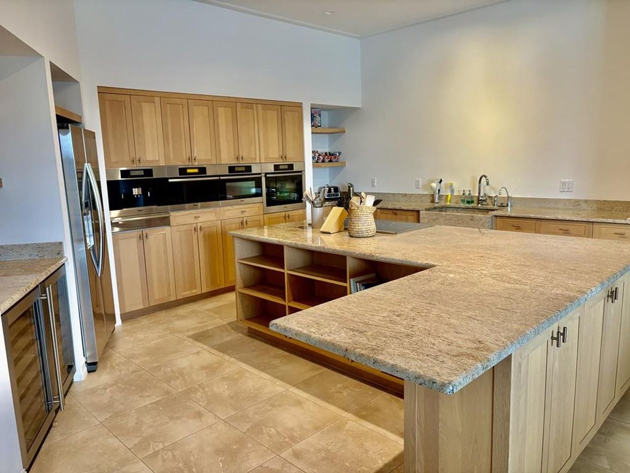 1627 Barbados Court - Photo 7 of 40