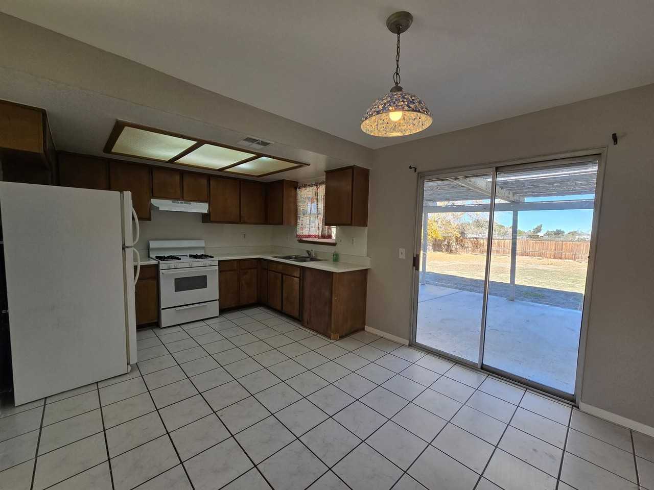 16705 Sweetaire Avenue - Photo 4 of 14