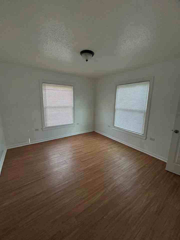 3621 N 26th St - Photo 4 of 9