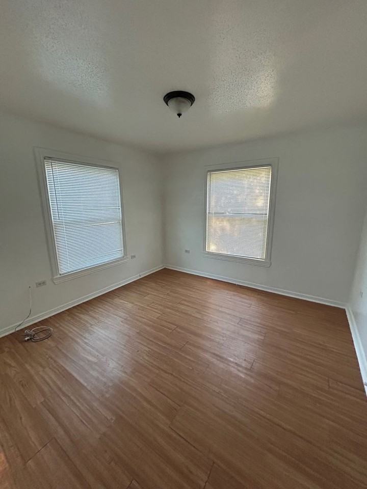 3621 N 26th St - Photo 5 of 9