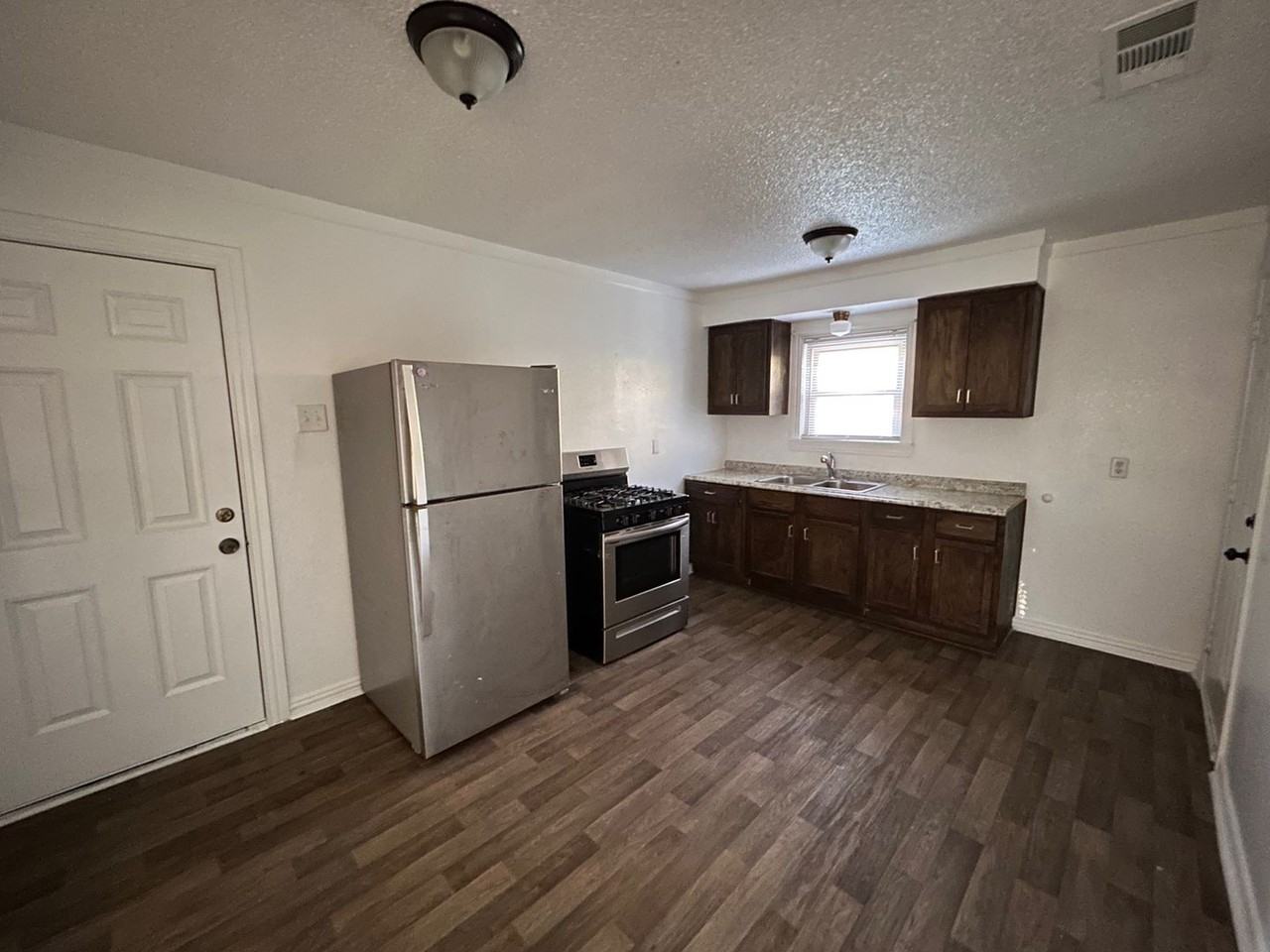 3621 N 26th St - Photo 7 of 9