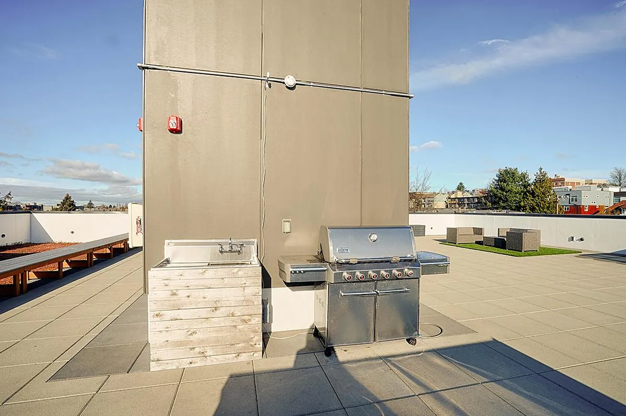 East John Apartments - Photo 2 of 10