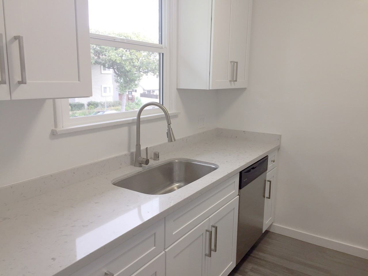 3300 Castle Heights Ave - Photo 6 of 32