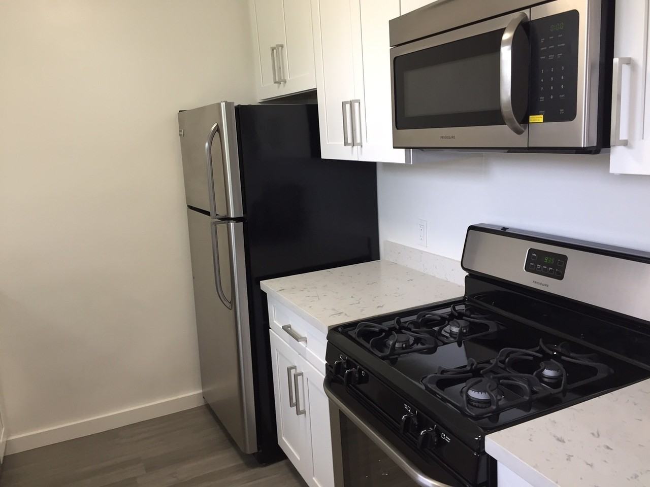 3300 Castle Heights Ave - Photo 5 of 32