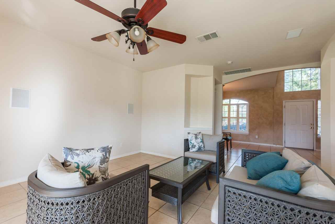 1101 Hidden View Pl - Photo 7 of 46