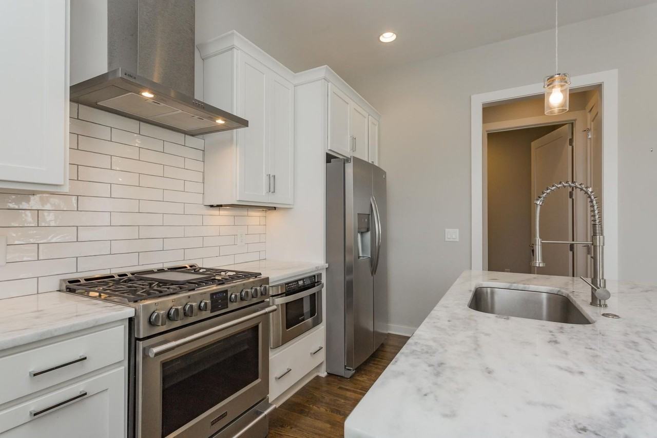 704 Porter Road - Photo 5 of 34