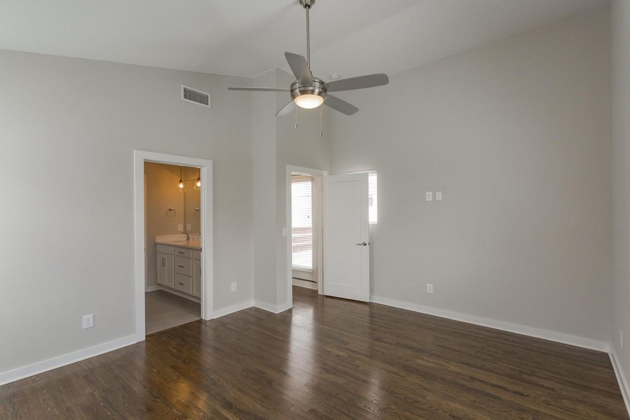 704 Porter Road - Photo 6 of 34