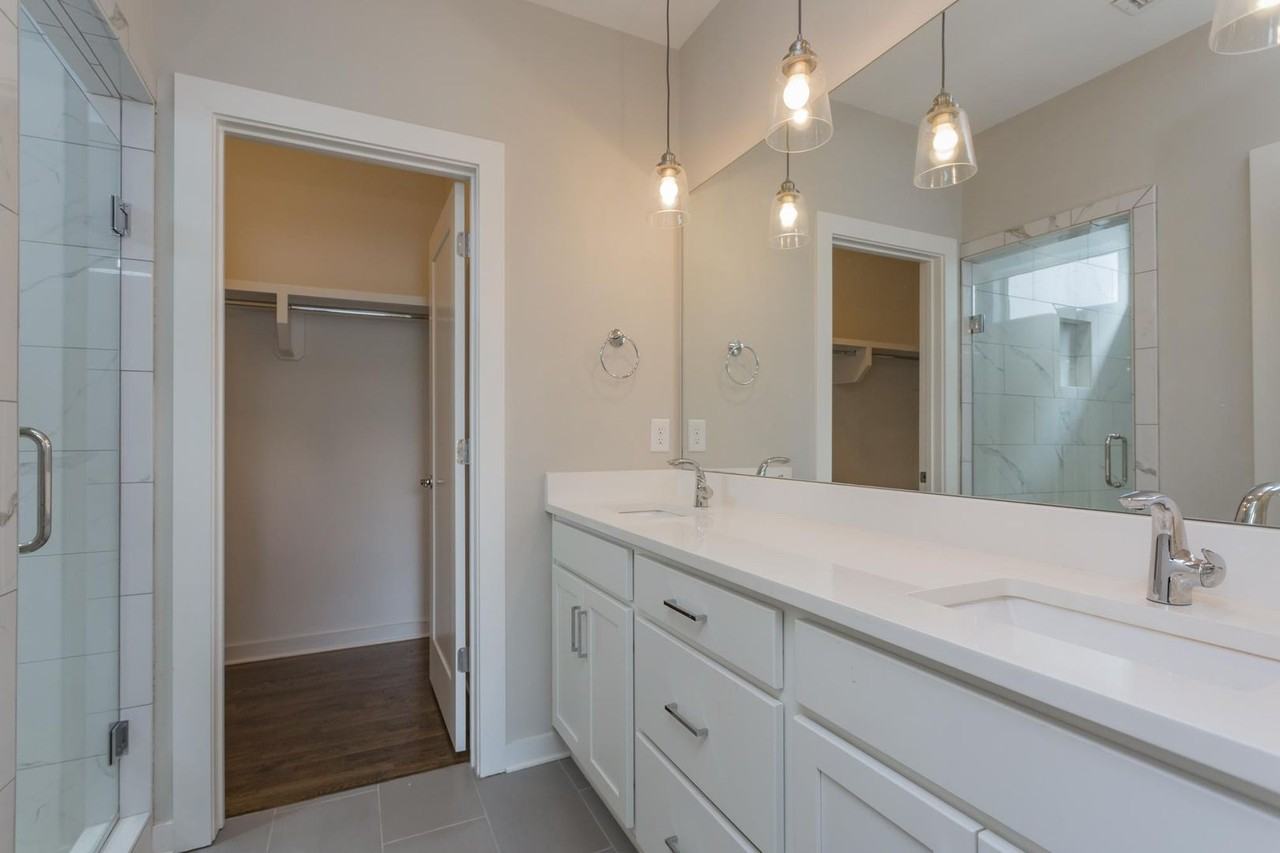 704 Porter Road - Photo 7 of 34