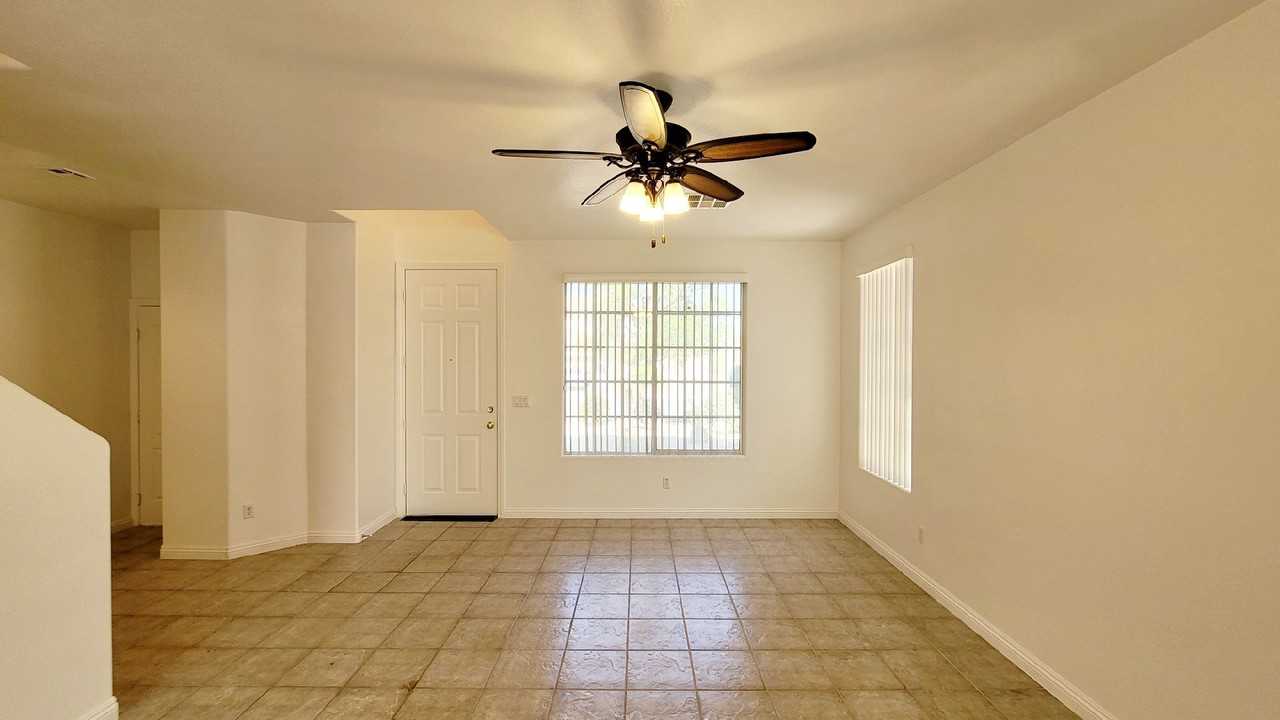 4015 Mitra Ct - Photo 5 of 32