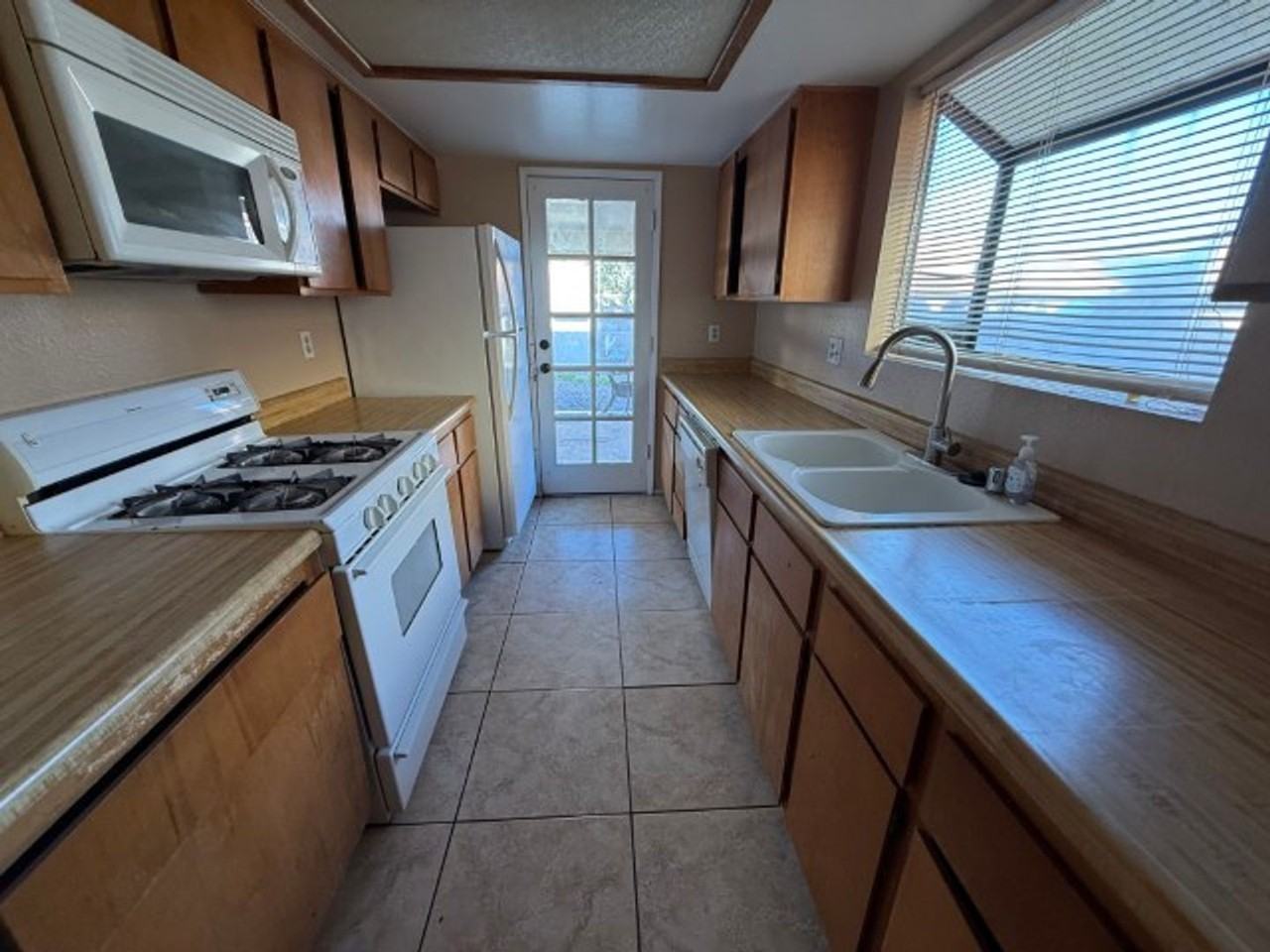 8256 Abercrombe Way - Photo 4 of 18