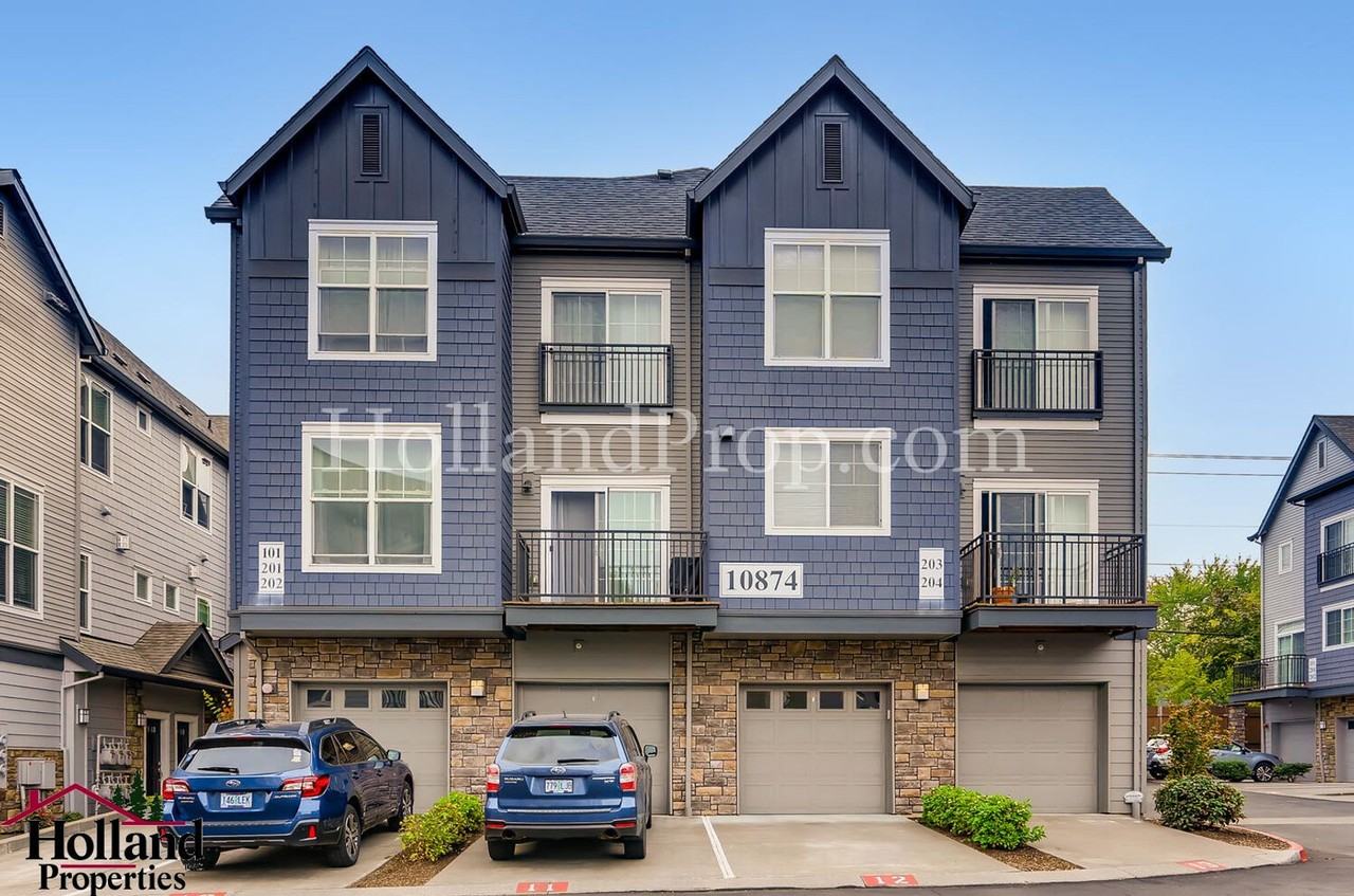 10874 Ne Red Wing Way #204 - Photo 2 of 27