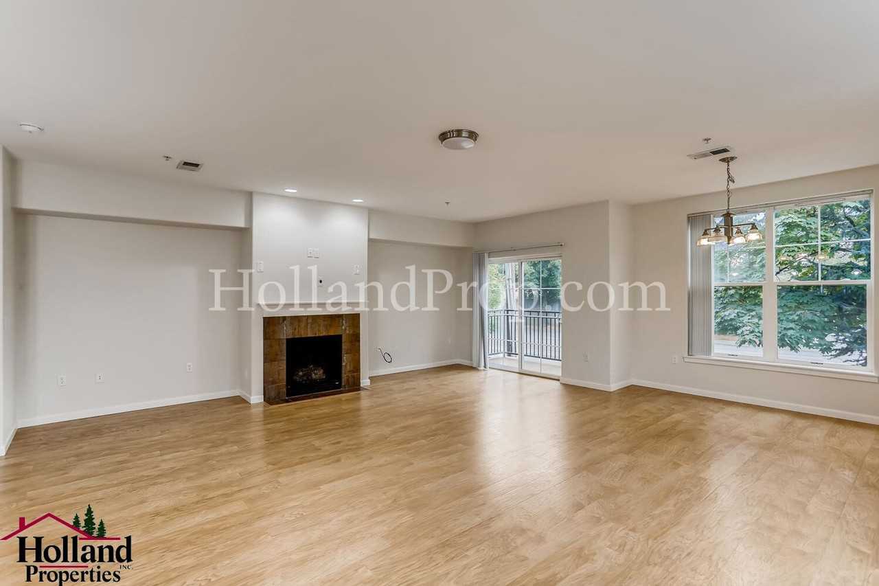 10874 Ne Red Wing Way #204 - Photo 6 of 27