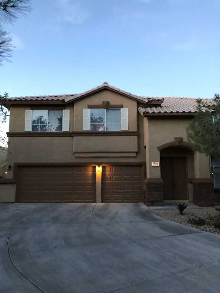 2574 Golden Bay Ct - Photo 2 of 16