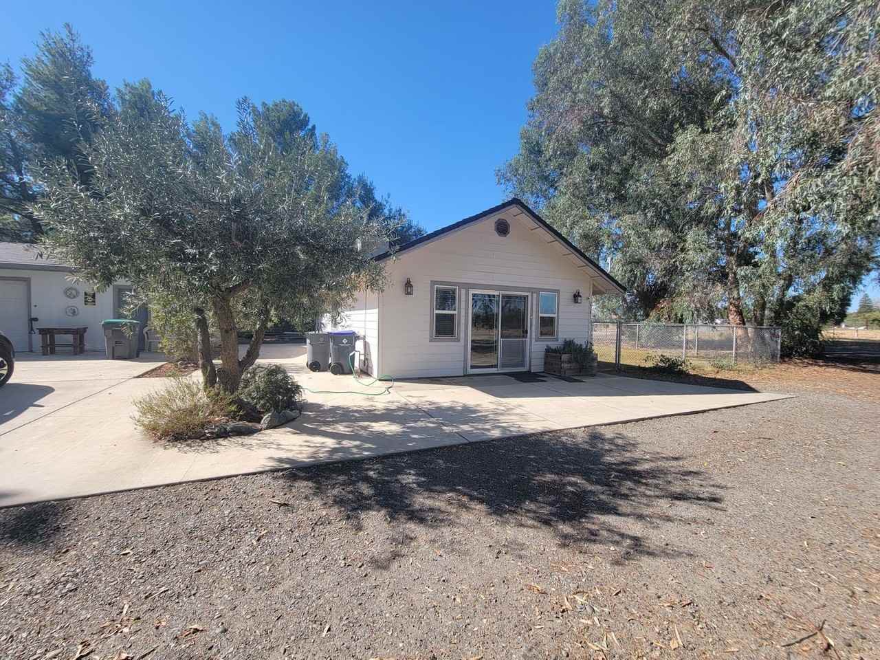 23811 Bosque Avenue - Photo 2 of 15