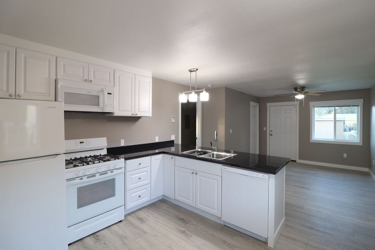 Wagon Wheel Mobile Home Park - Photo 3 of 28